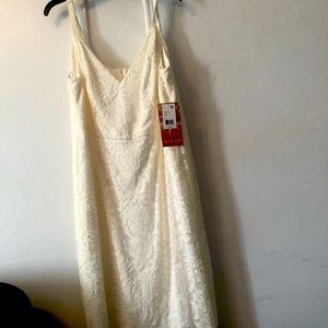 Ivory never been worn beautiful dress